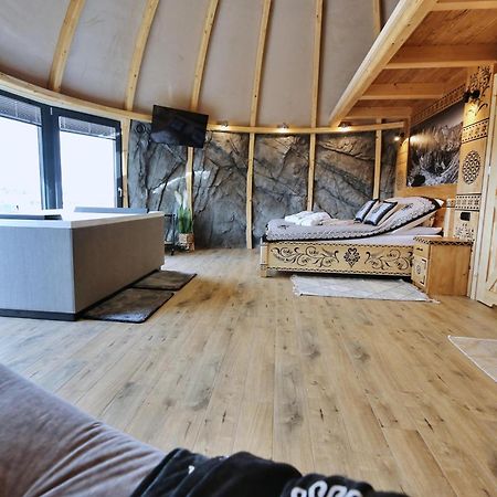 Tatry Mountain Glamp Z Jacuzzi Hotel Zakopane Exterior photo